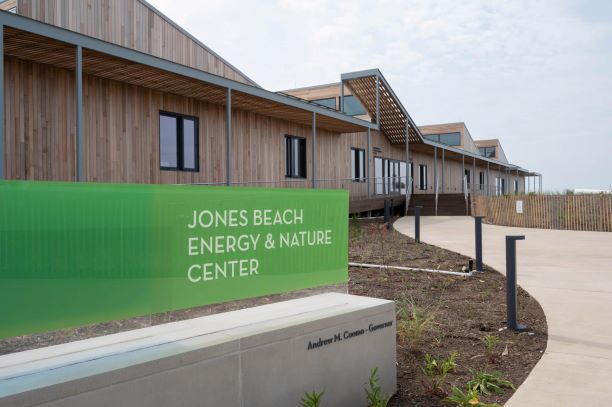 Jones_Beach_Energy_and_Nature_Center.jpg