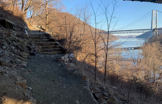 fort-montgomery-trail.jpg
