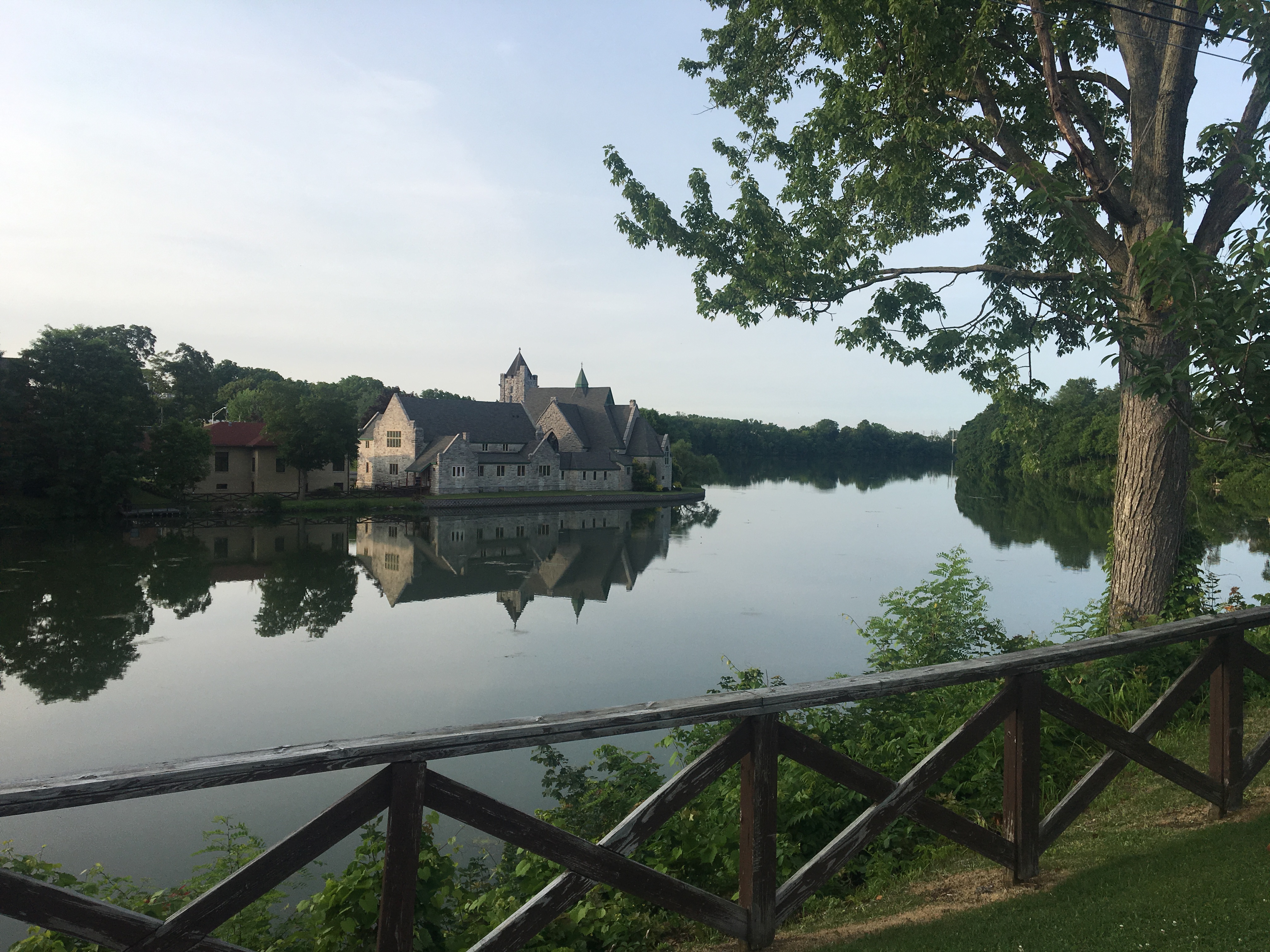 Church_over_Seneca_River.JPG