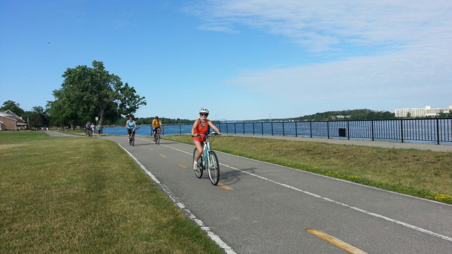CTEC_17_riding_along_Niagara_River.jpg